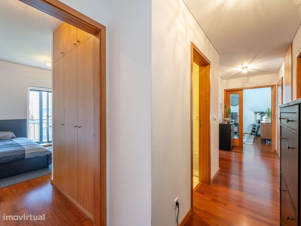 APT T2+1 | QUINTA DA SEARA | ÚLTIMO PISO | GARAGEM | ARRUMO-12