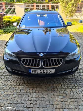 BMW Seria 5 525d xDrive - 3