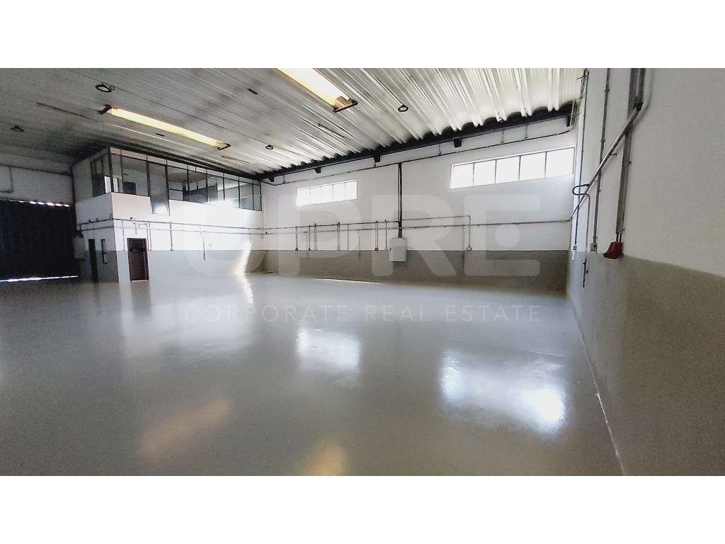 ARMAZÉM INDUSTRIAL c/ Ponte rolante | ARRENDA | RIO TINTO - Grande imagem: 2/6