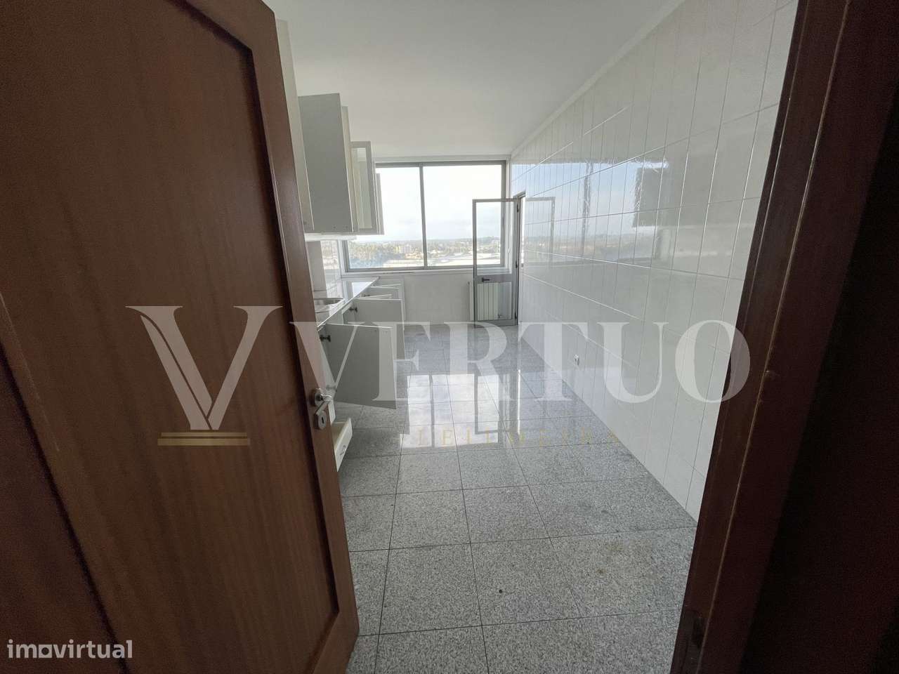 T4 em Moreira da Maia | 159 m² | 2 Garagens | Venda Judicial-7