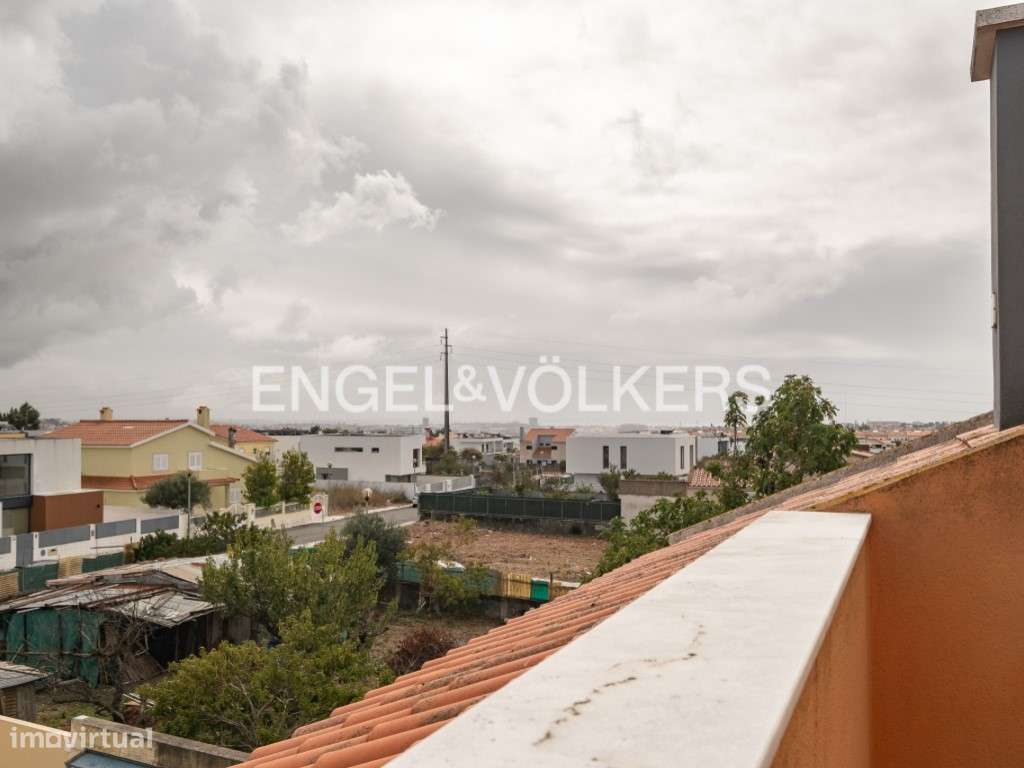Moradia T3 com 3 Suites, Escritório, Jardim Privativo e Garagem | S...-26