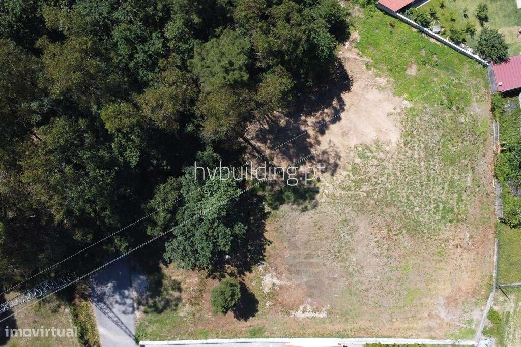 Terreno com 1.226m2 situado numa zona residencial na Ucha, Barcelos - Grande imagem: 4/14