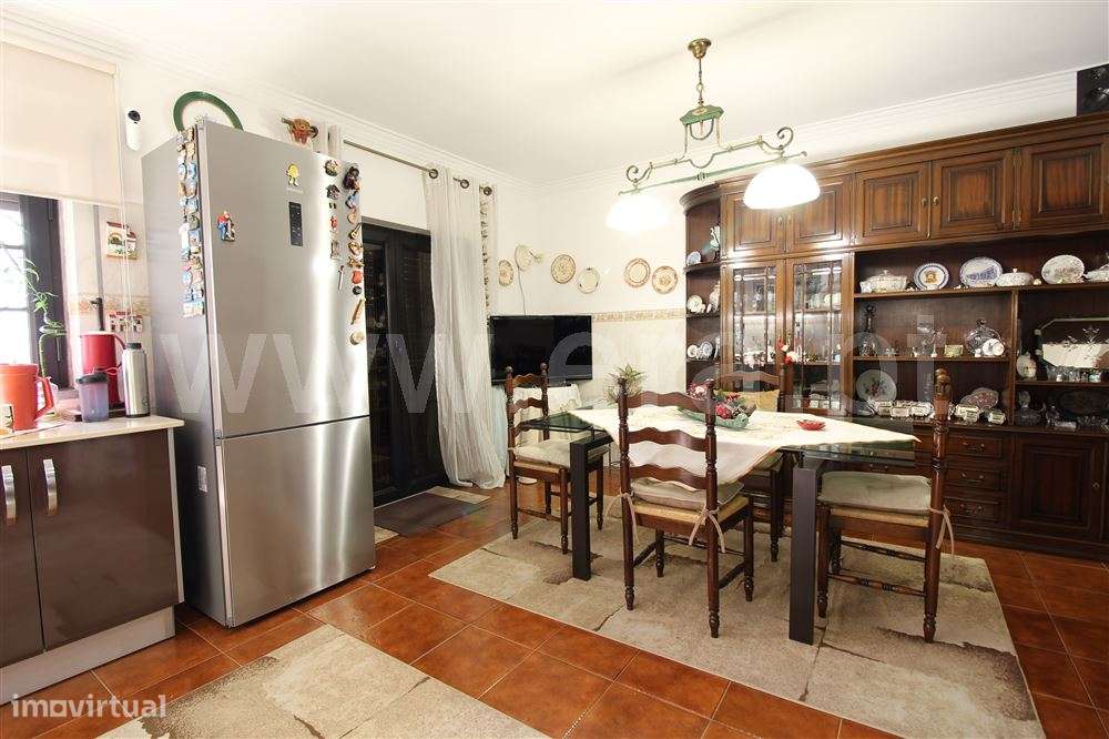 Moradia Geminada T3, Venda-16