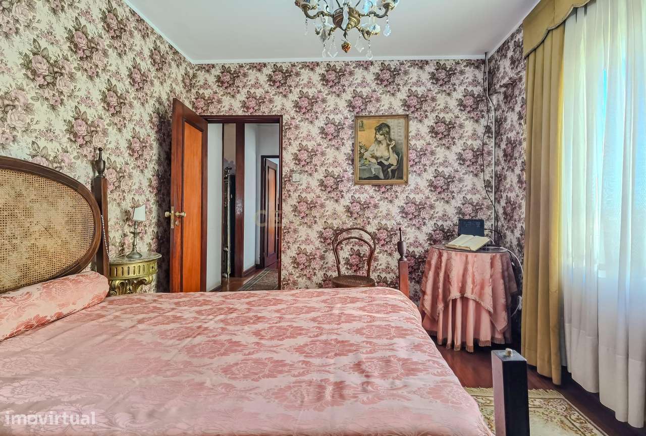 Moradia T4+1 em Pedra com Terreno de 1088m² em Pedrouços – Próxima ao-19