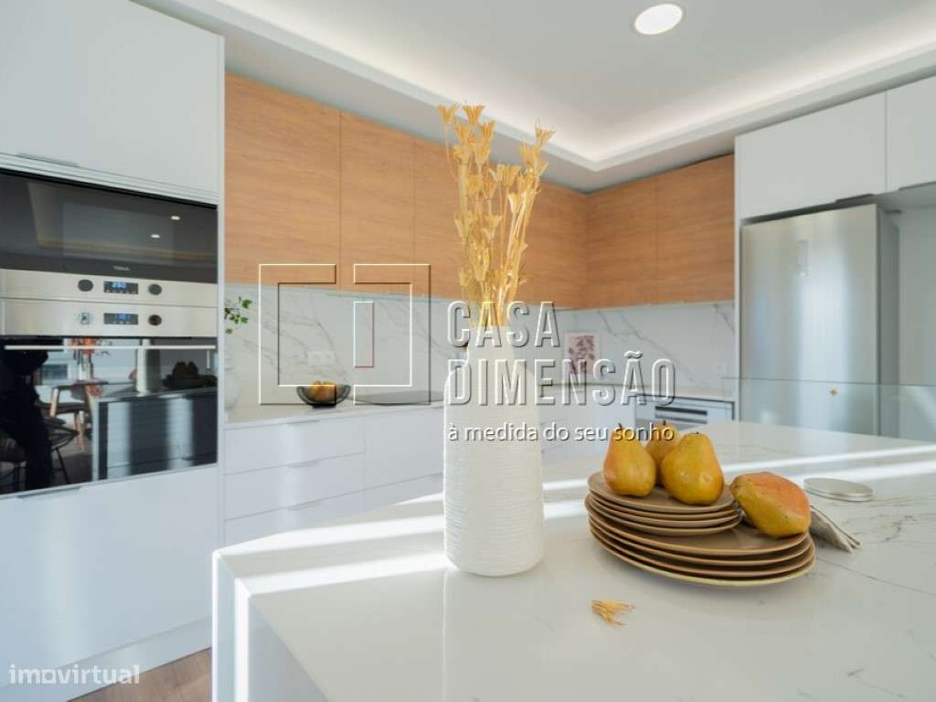 Moradia de tipologia T4+2 na melhor zona da Sobreda, com Piscina, G...-24