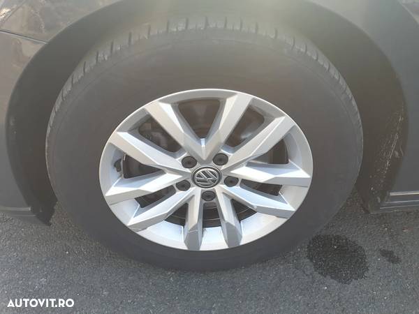 Volkswagen Passat 2.0 TDI DSG Comfortline - 13