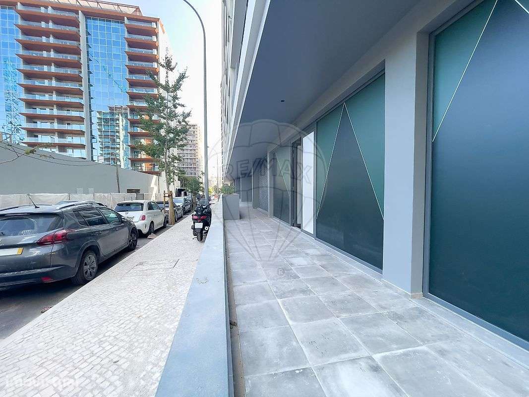 Loja  para arrendamento - Grande imagem: 2/16