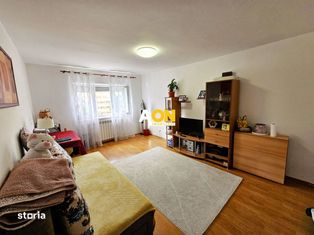 Apartament 3 camere, decomandat, etaj 3, zona Liceului Sportiv