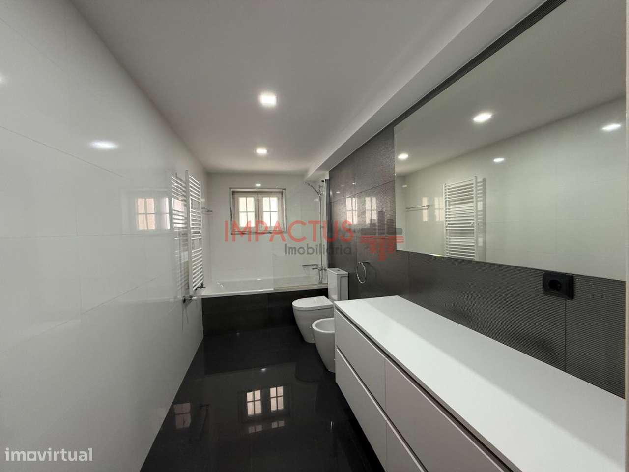 Imponente Moradia isolada com terreno de 1195m2-40