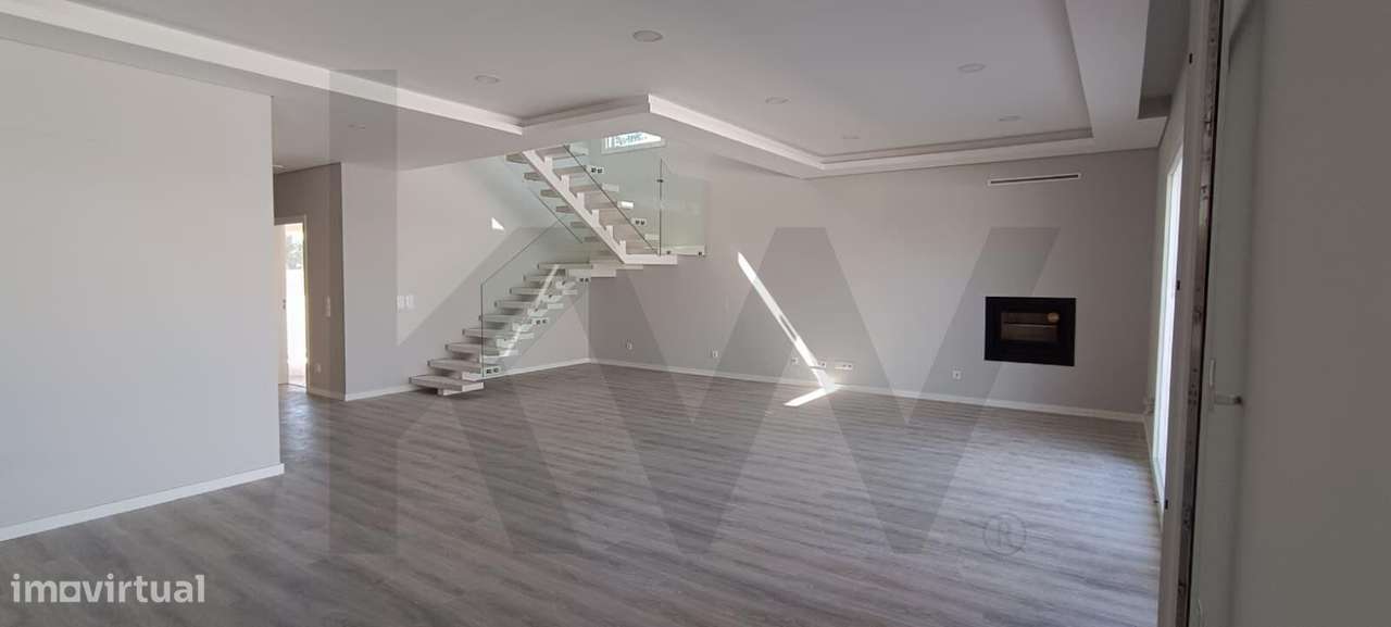 Moradia isolada T4 com piscina e garagem, em fase final de construção - Grande imagem: 5/49