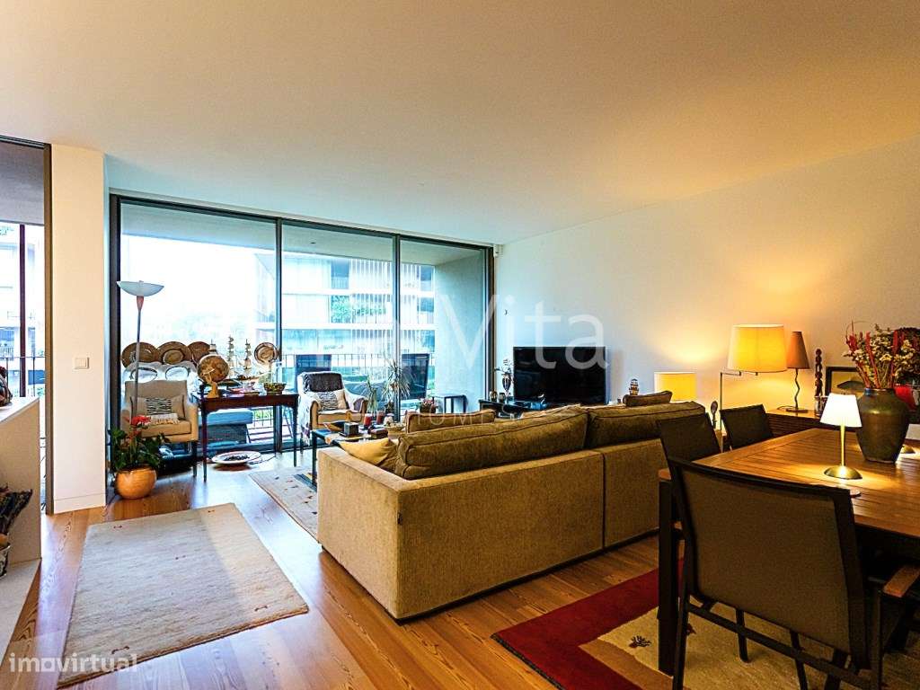 T2, em Condomínio fechado com piscina, ginásio, amplos jardins e se... - Grande imagem: 3/39