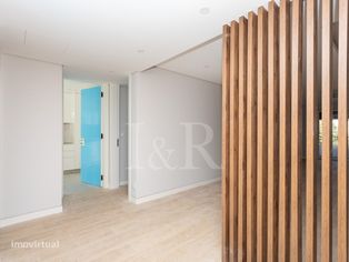 Apartamento T3 com varanda e estacionamento em Carcavelos - Grande imagem: 5/43