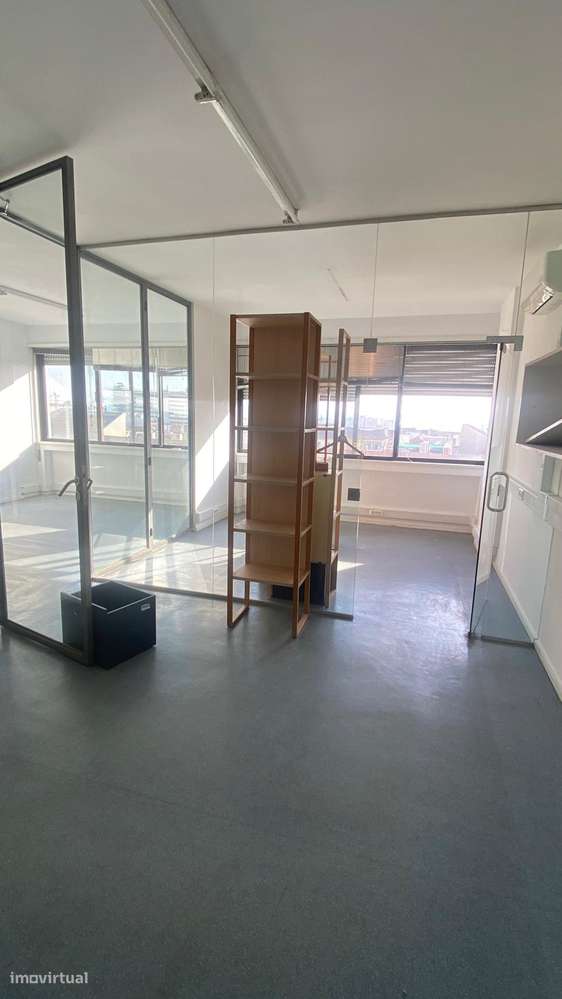 Escritório de 447m², com privilegiada vista, no Centro do Porto-18