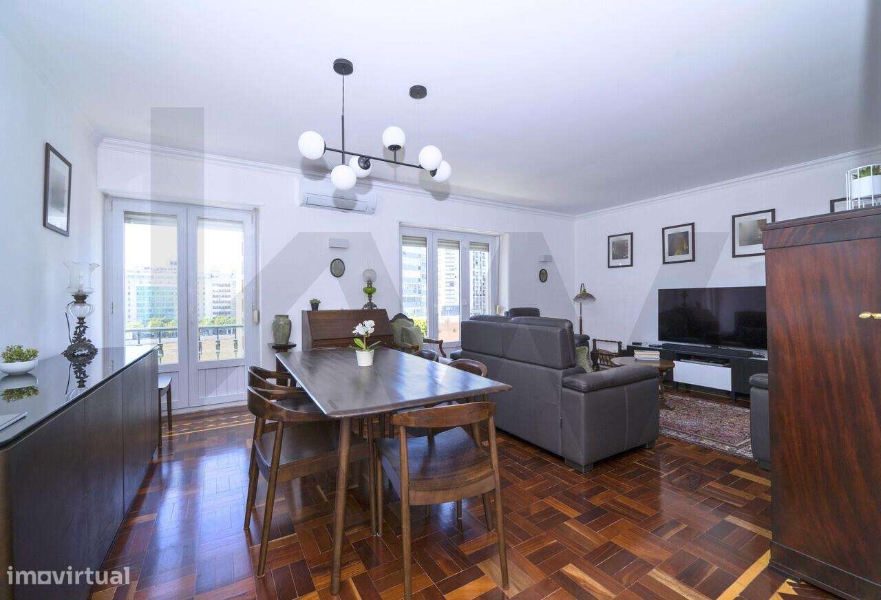 Sofisticação e Centralidade: Exclusivo Apartamento no Coração de Lisbo - Grande imagem: 3/27