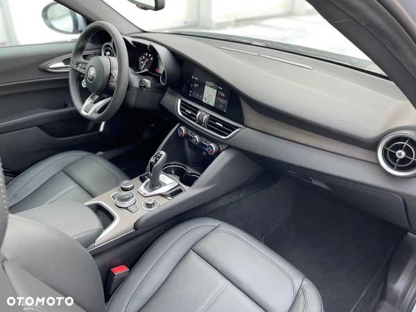 Alfa Romeo Giulia 2.0 Turbo TI Q4 - 15