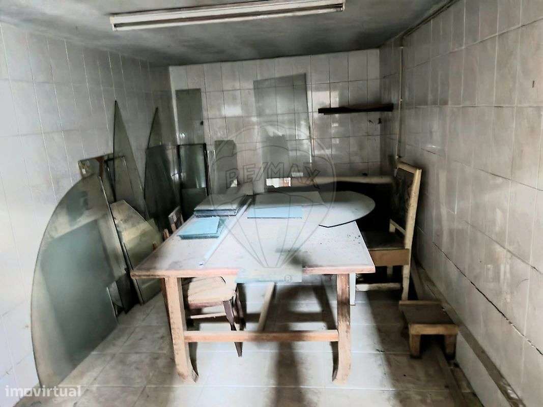 Armazém T3 para venda-14