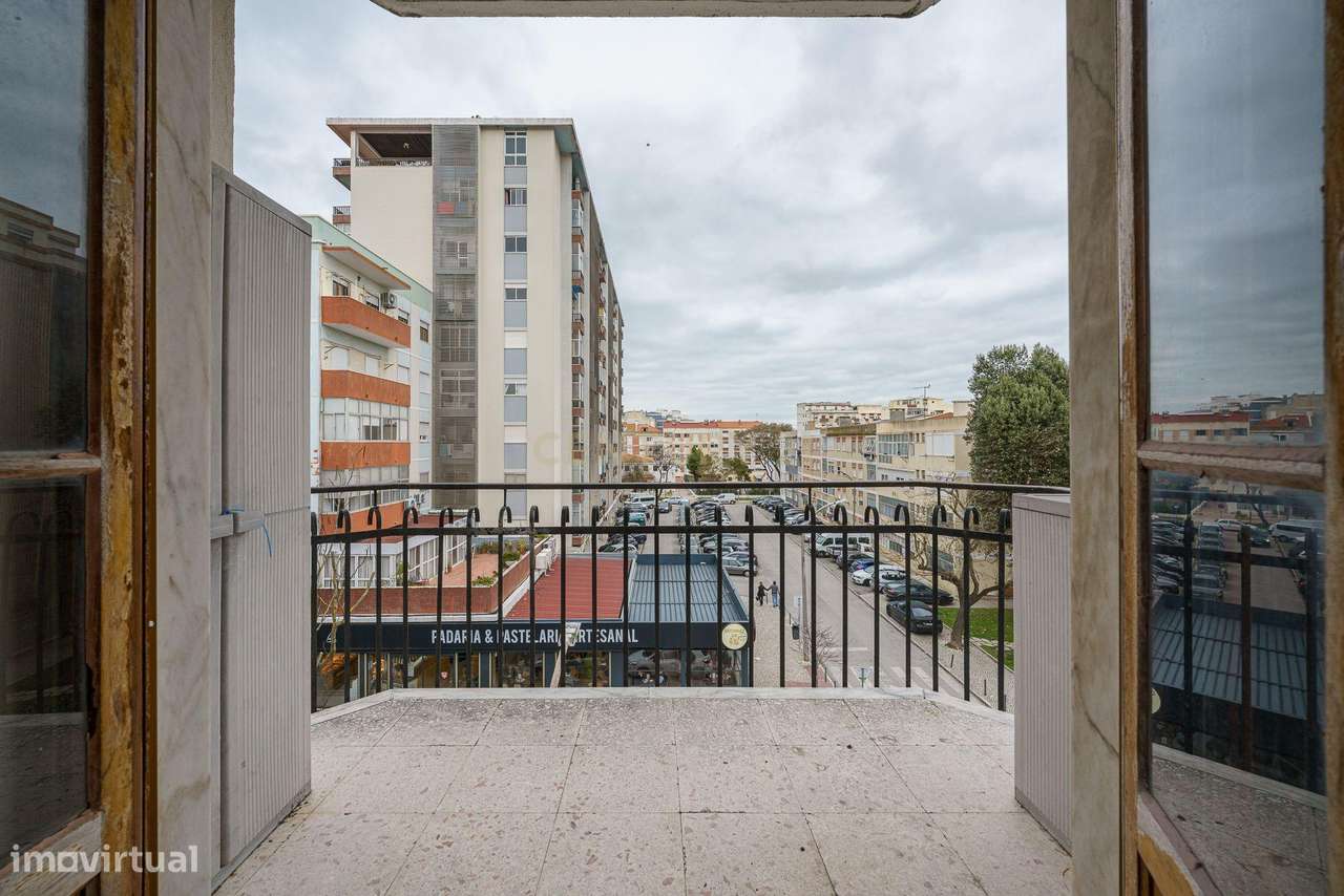 Apartamento T4 Transformado em T3 situado no bairro do Montalvão -Setú-6