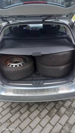 Toyota Avensis 1.8 VVT-i Combi - 16