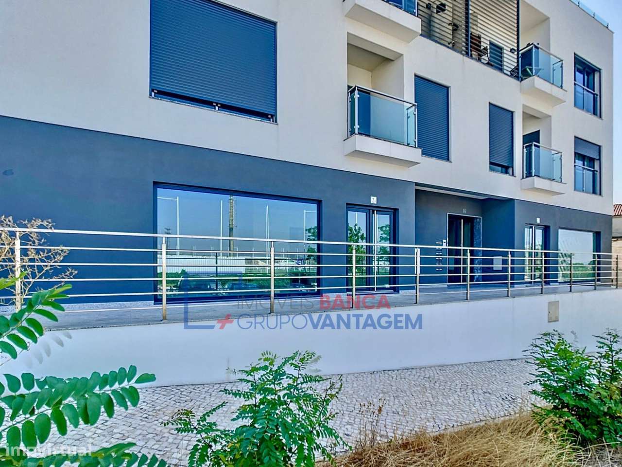 Loja para Venda em Santo Antão do Tojal  52,70 m² + Arrecadação - Grande imagem: 3/13