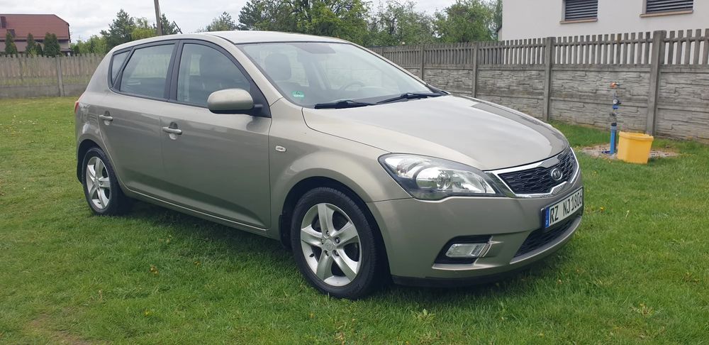 Kia Ceed I 1.6 CRDi 115 ISG Spirit 2011