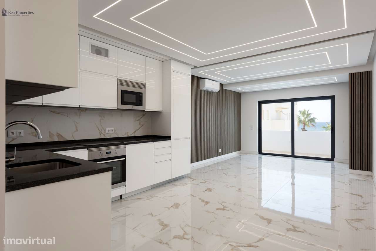 Apartamento T2 Renovado na Primeira Linha da Praia de Quarteira – Vist - Grande imagem: 2/22