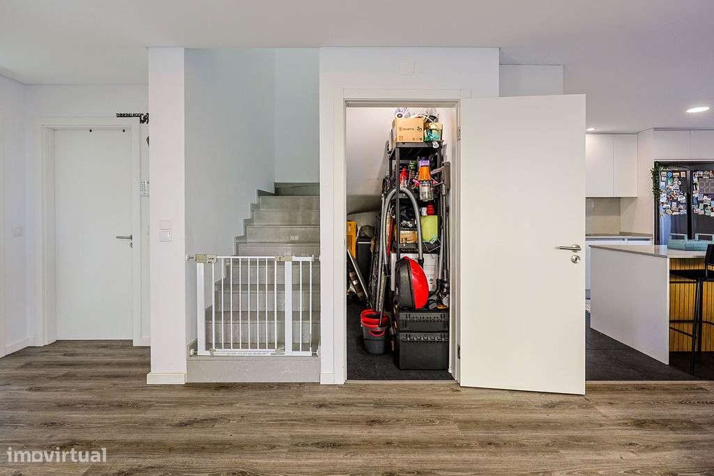 Moradia T4 com jardim, Fernão Ferro-31