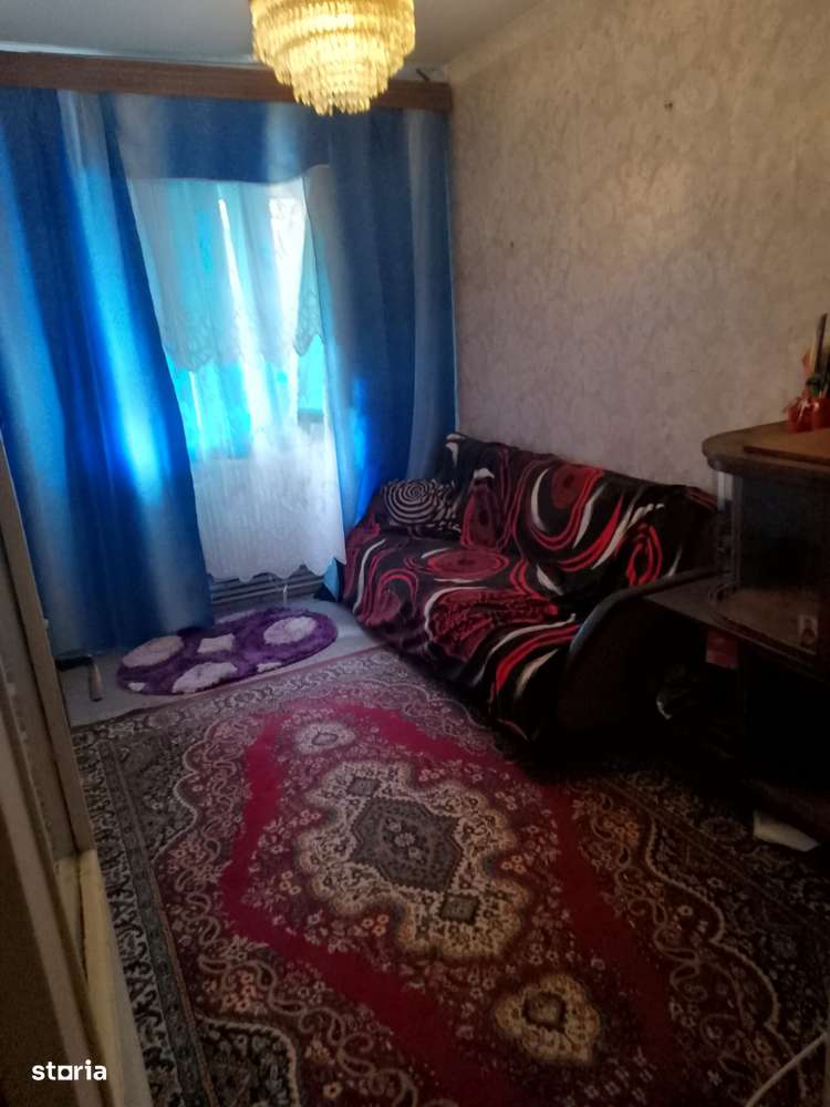 De Vanzare Apartament cu 3 camere zona Progresu-Jandarmerie - Imagine principală: 4/8