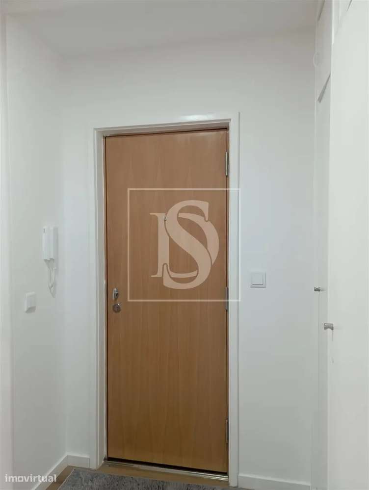 Apartamento T3, renovado, em Matosinhos-7
