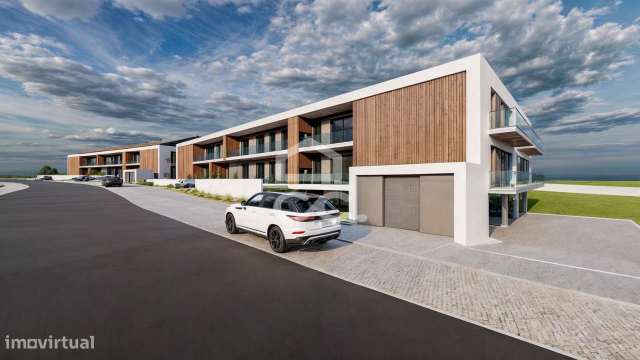 Apartamento T3 com terraço e um logradouro com 157m2, em construção em-13