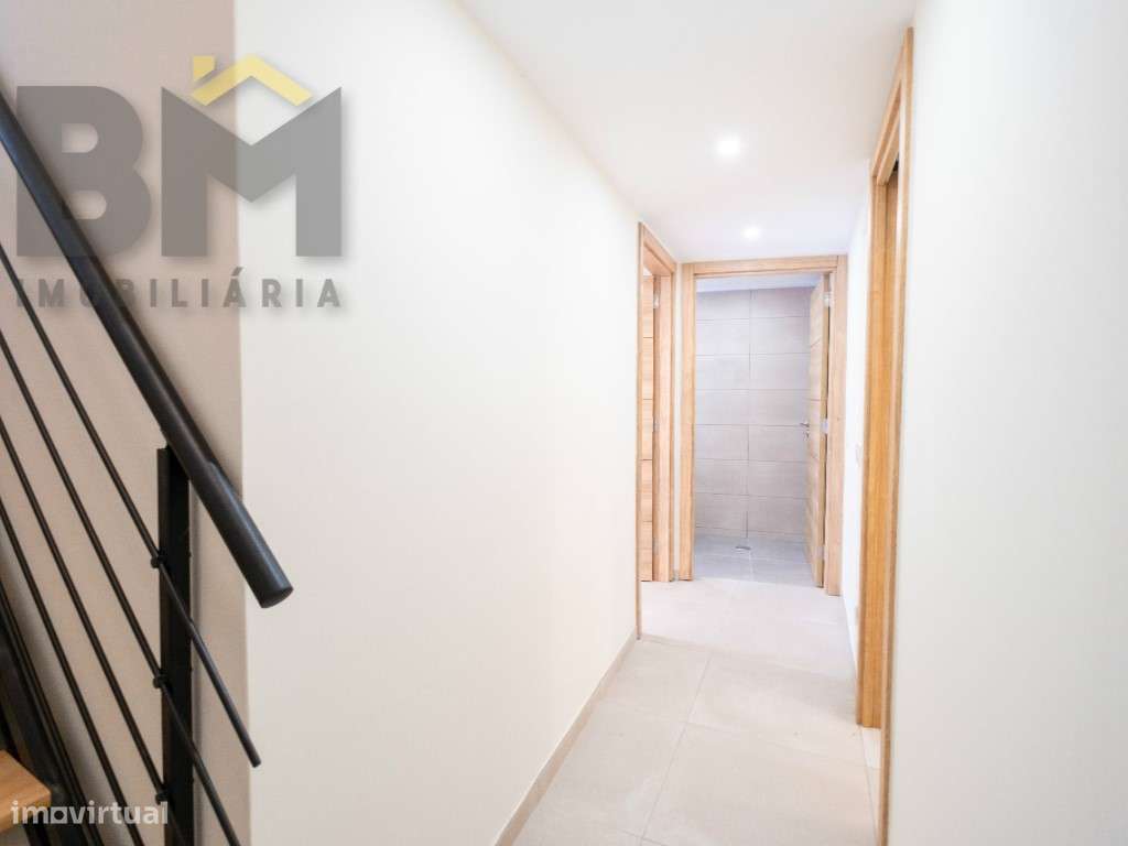 Moradia em Póvoa de Rio de Moinhos completamente renovada em 2024-13