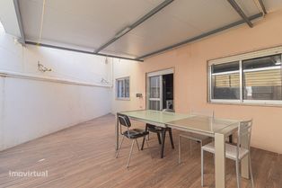 Apartamento T2 com Logradouro na Cruz de Pau