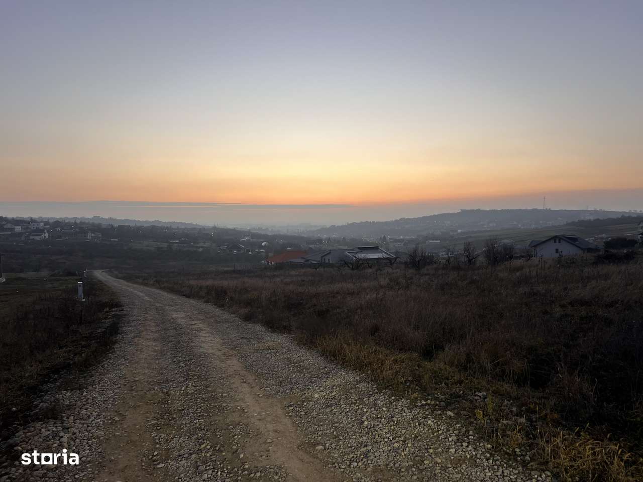 Teren intravilan zona Oncea cu utilități - Imagine principală: 5/7