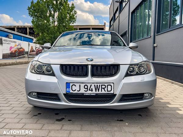 BMW Seria 3 320d Touring - 3