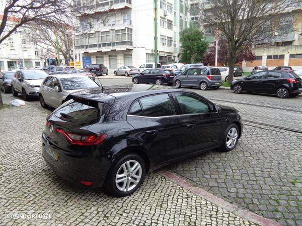 Renault Mégane 1.5 Blue dCi Zen - 12