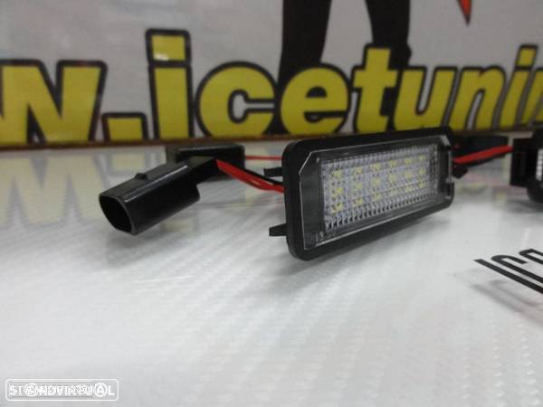 Suporte De Lampada De Matricula Com Led Branco Seat Altea, Altea XL, Exeo, Exeo ST, Ibiza 6J, Leon 1P, Bentley Continental Flying, GT, GT speed, GTC speed, Porsche Carrera GT, 911 Carrera 996, 997, GT2, GT3, 987, Cayene 9PA, Cayman 987C, Boxster, Audi TT,  VW Polo 6N2, 9N,9N3, Beetle, Passat B6, B7, EOS, Golf 4, 5, 6, 7, Lupo, Passat 3C, CC - 14