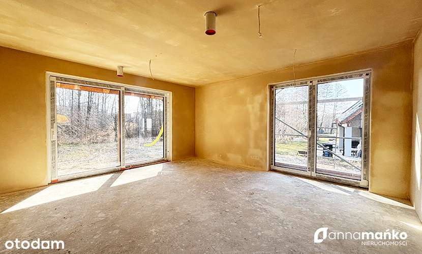 Funkcjonalny dom z garderobą i pralnią!-0