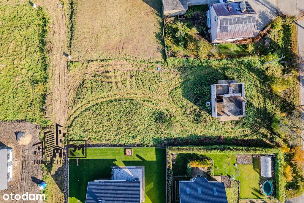 Dwie działki z rozpoczętą budową domu – Markusy-1