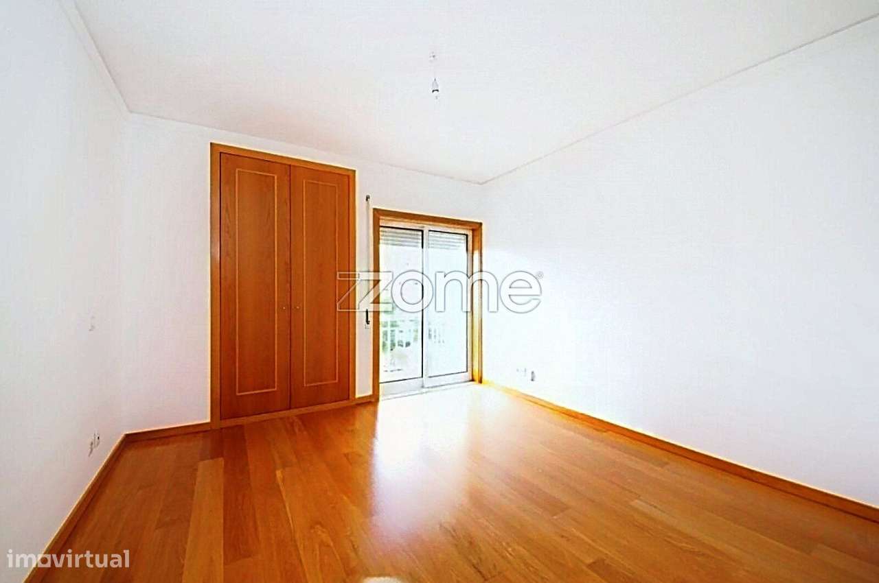 Apartamento T3 Arrendado na Q. Bosque Oportunidade para INVESTIDORES-6