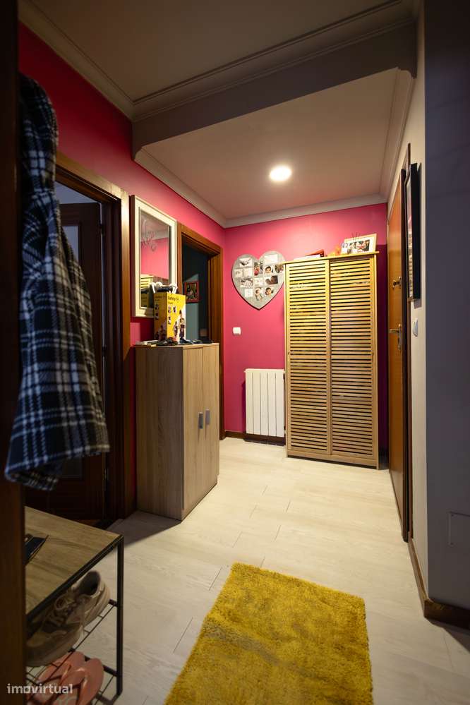 Magnífico T2, com 2 lugares de garagem, junto ao Mira Maia Shopping-7