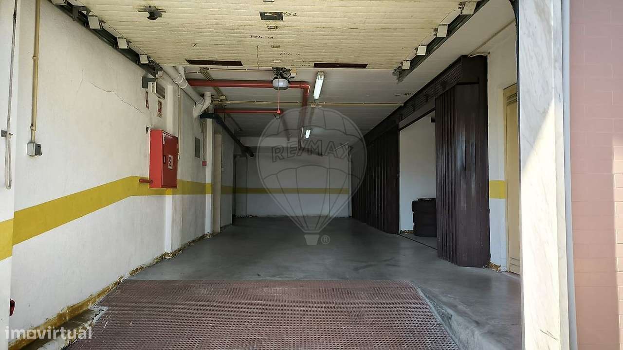 Garagem  para arrendamento - Grande imagem: 2/4