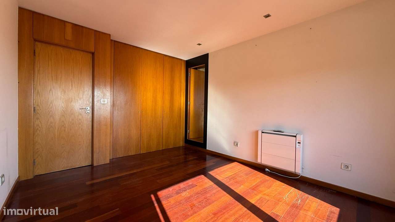 Apartamento T3 Duplex (Terraço e Vista Mar)-23