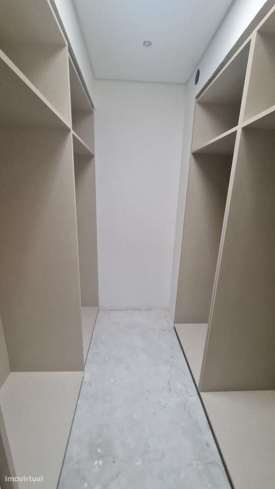 Moradias Novas 2 frentes com Jardim - Águas Santas - Exc. localização-7