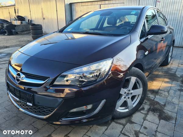 Opel Astra IV 1.4 T Executive - 1