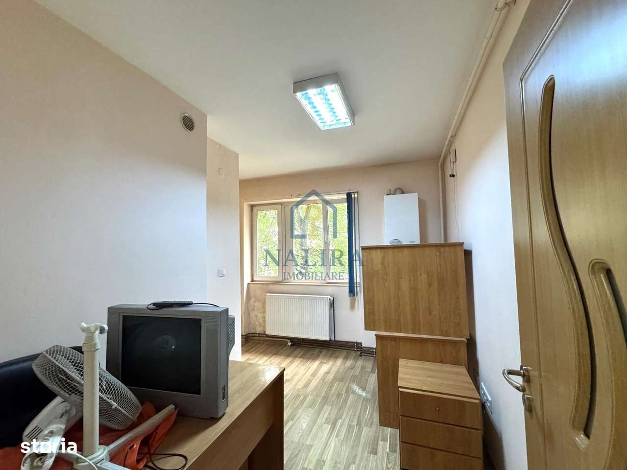 Vanzare apartament 2 camere - Piata Revolutiei - etaj 1 - Imagine principală: 3/4