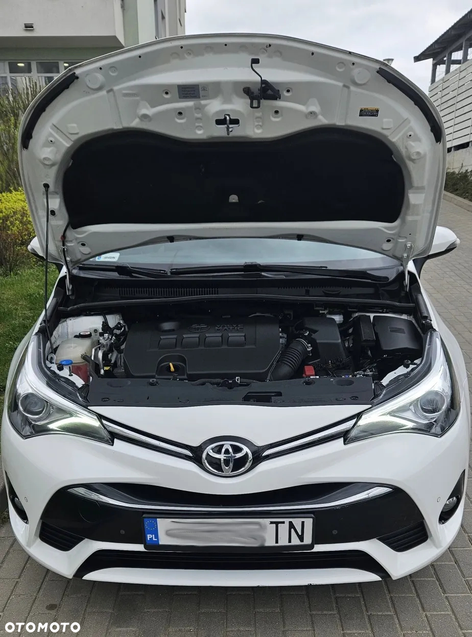 Toyota Avensis 1.8 Premium MS - 9