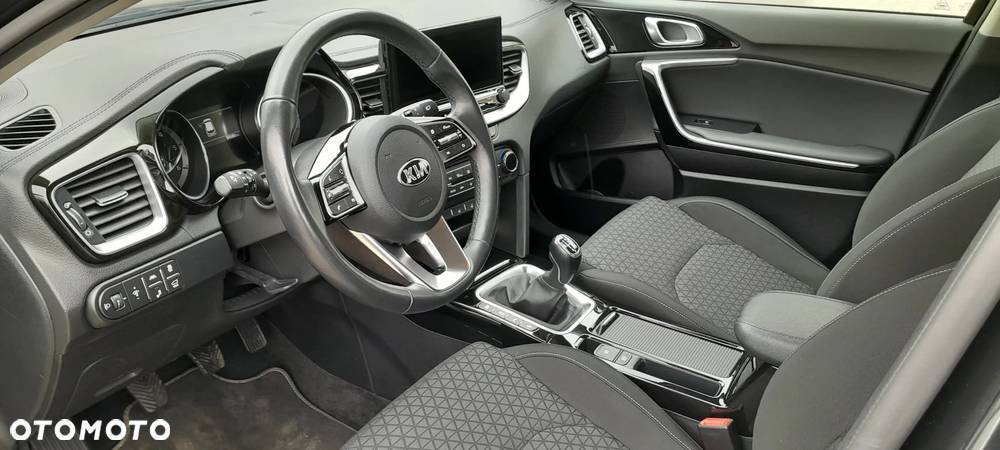 Kia Ceed 1.6 CRDi mHEV L Business Line - 7