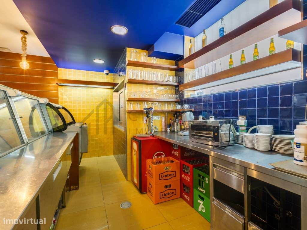 Espaço Comercial de 425m² no Coração de Faro-6