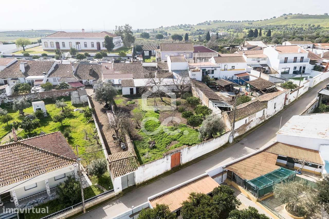 Moradia térrea c/ 311 m² de construção em lote de 1124 m² | Vila de Fr-5