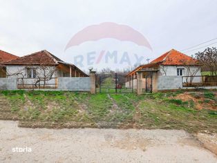 De vânzare proprietate cu două case și teren 1500 mp Sat Bălaia