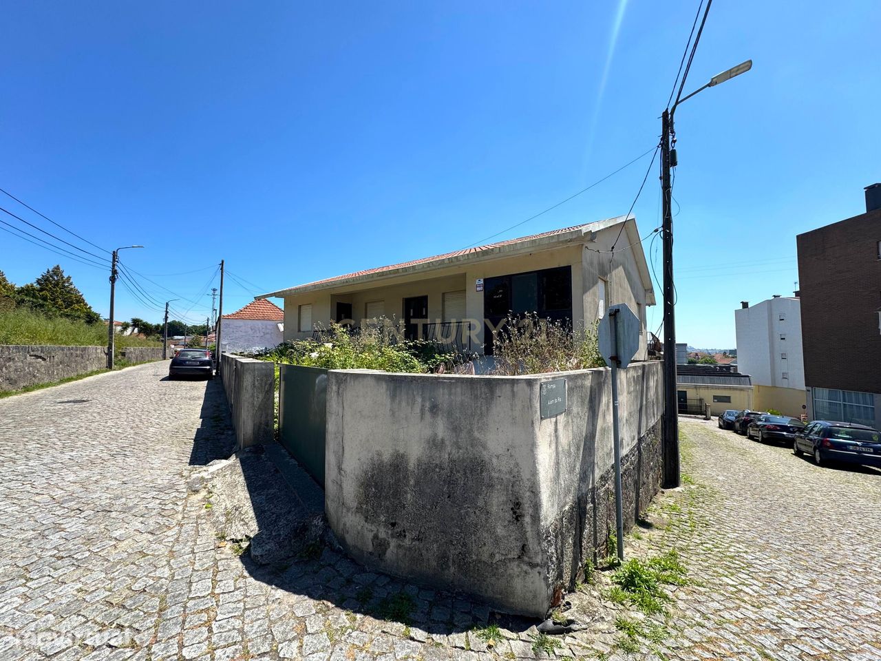 Moradia com 4 quartos, 3 armazéns e muito potencial em Freamunde, Paço - Grande imagem: 1/34